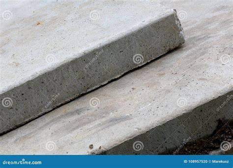 zwei betonplatten verbinden