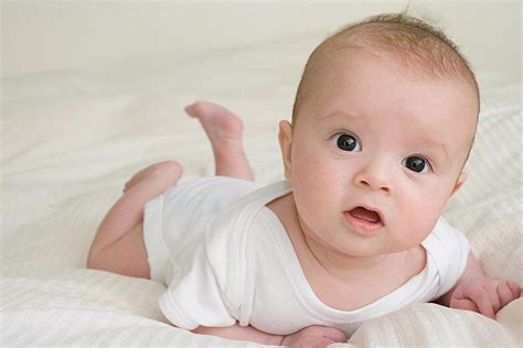 一岁三个月的宝宝能吃燕窝吗
