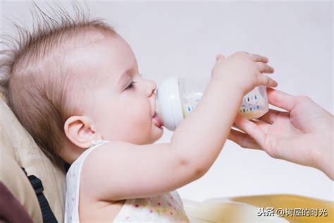 十个月的宝宝要吃多少毫升奶粉