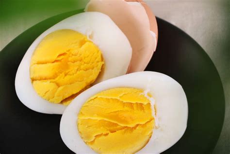 卤鸡蛋能否在微波炉里加热？