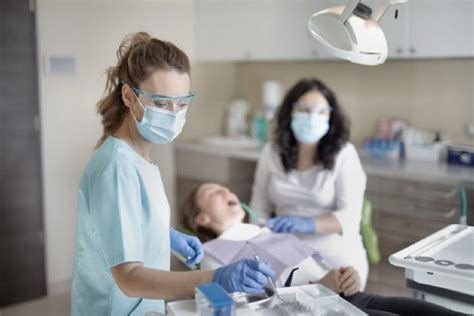 ﻿11 ventajas y desventajas de ser higienista dental