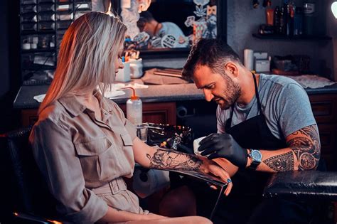﻿cómo convertirse en un artista del tatuaje con licencia