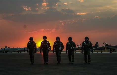 ﻿entrenamiento básico de la fuerza aérea y posiciones de liderazgo de reclutas