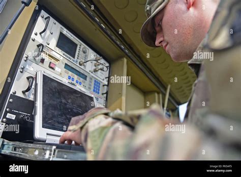 ﻿operador de sistemas de transmisión multicanal del ejército de ee. uu.