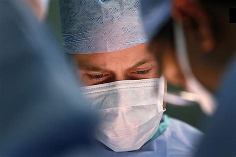 ﻿¿cuánto gana un anestesiólogo al año?