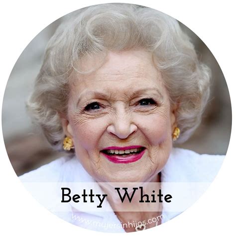 ﻿¿cómo comenzó betty white su carrera?